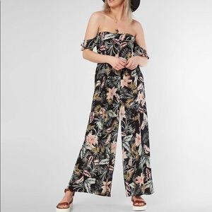 Amuse Society floral jumpsuit SMALL NWT